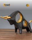 Escultura de Toro Moderno en Poliresina Negro y Oro